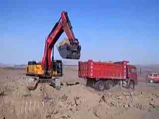 挖掘机工作视频大全,全方位展示工程巨兽的强大实力