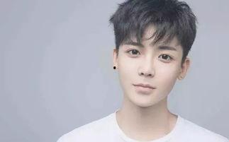 侯明昊在一年级视频,童真时刻，快乐成长